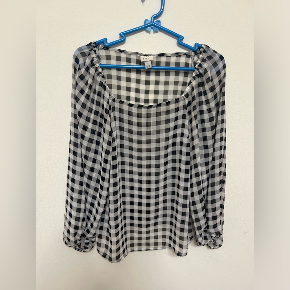 Checkered black and white sheer top with bubble sleeves casual Sz S gingham